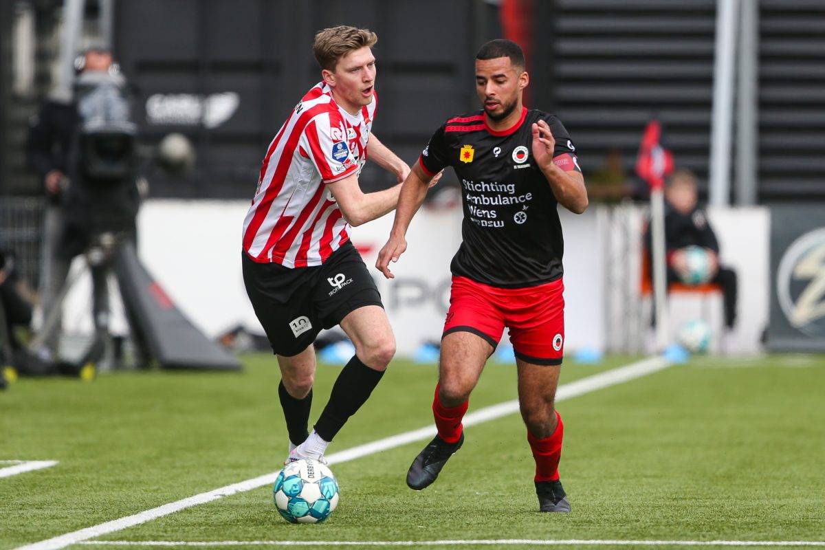 系中饰演着 系中饰演着