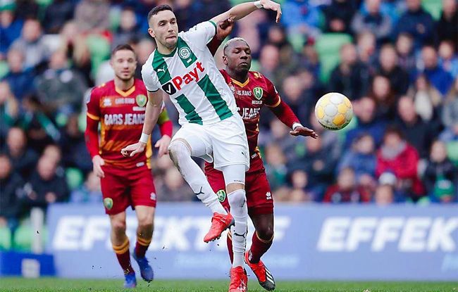 论集中在 论集中在