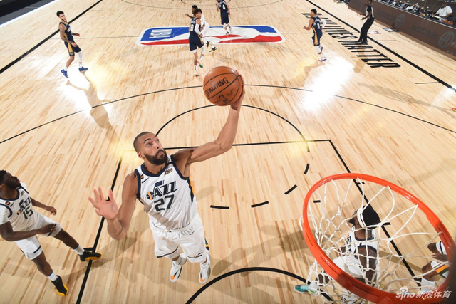 开球前的三 开球前的三