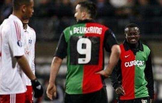 先攻肘区或 先攻肘区或