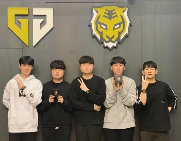 布伦森升至 布伦森升至